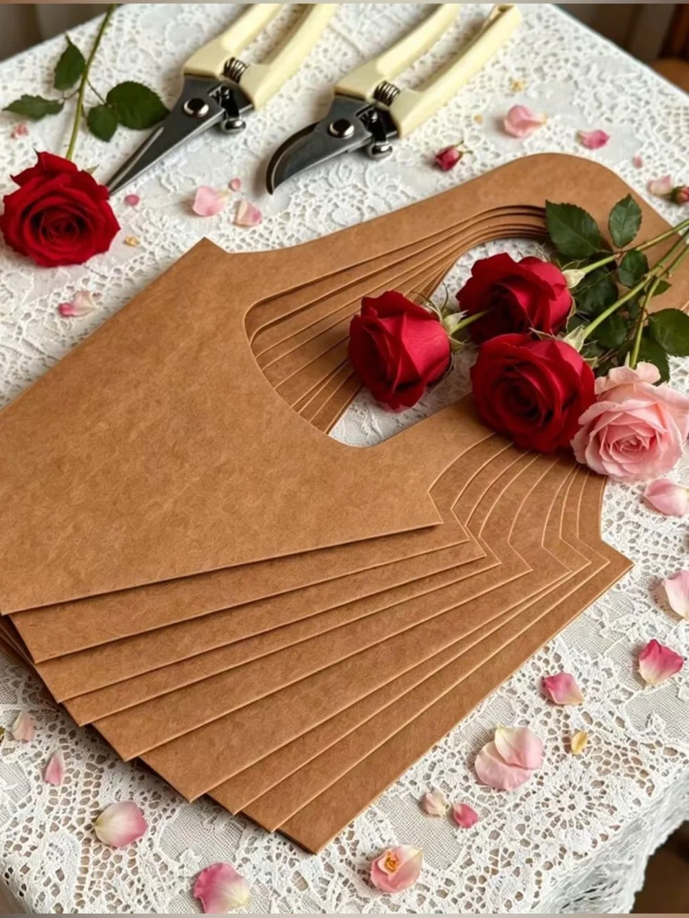100 Flower Bags  Premium Kraft Paper with 2 Floral Shears